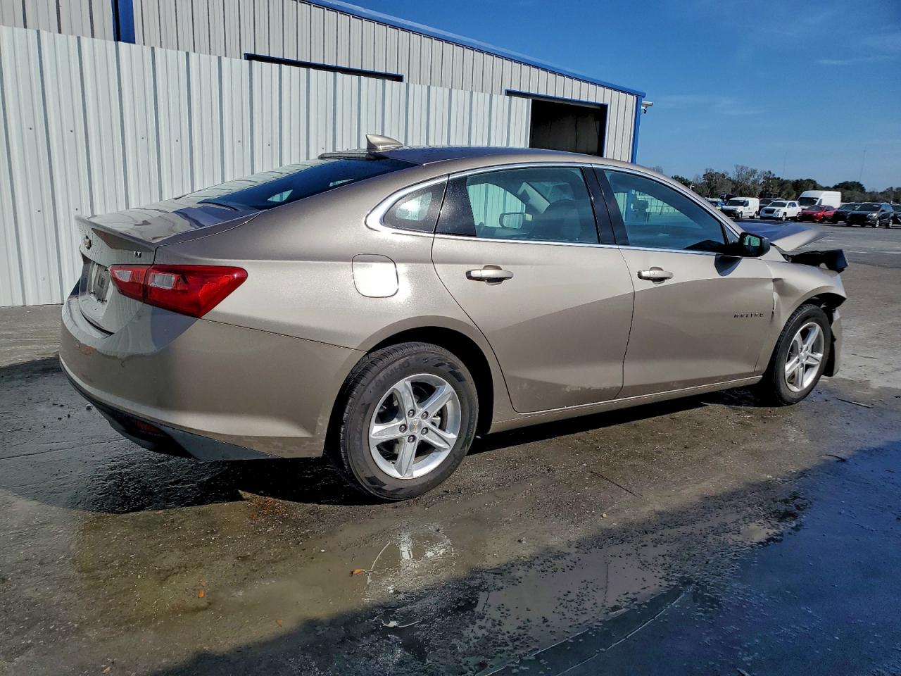 2023 CHEVROLET MALIBU LT photo 3