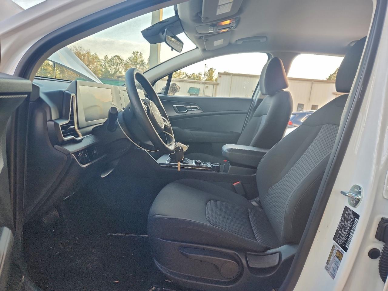 2025 KIA SPORTAGE LX photo 7