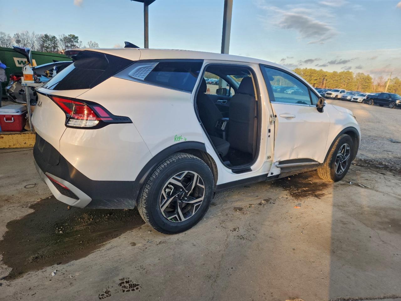 2025 KIA SPORTAGE LX photo 3