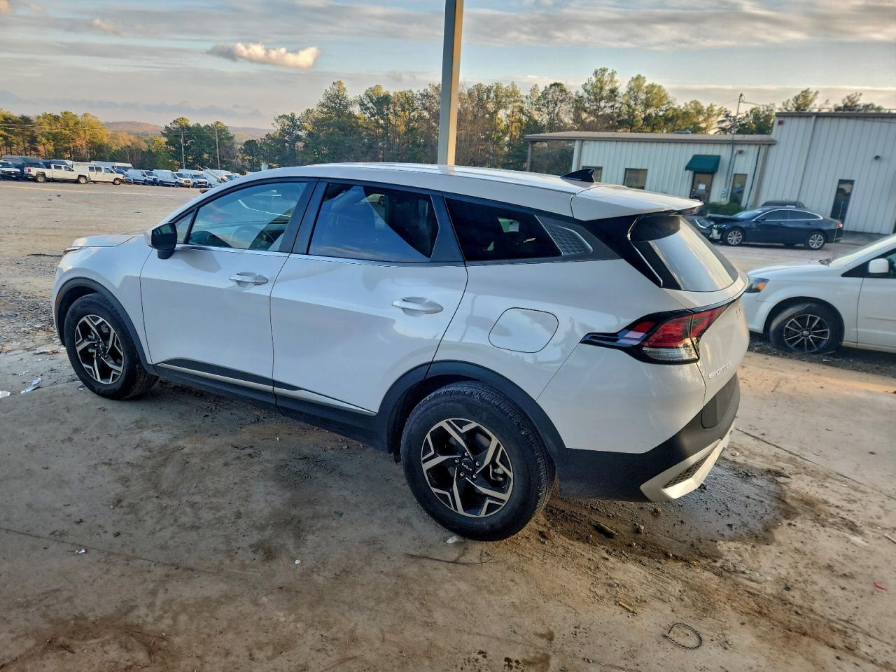 2025 KIA SPORTAGE LX photo 2