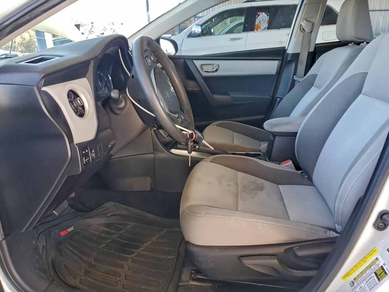 2017 TOYOTA COROLLA L photo 7