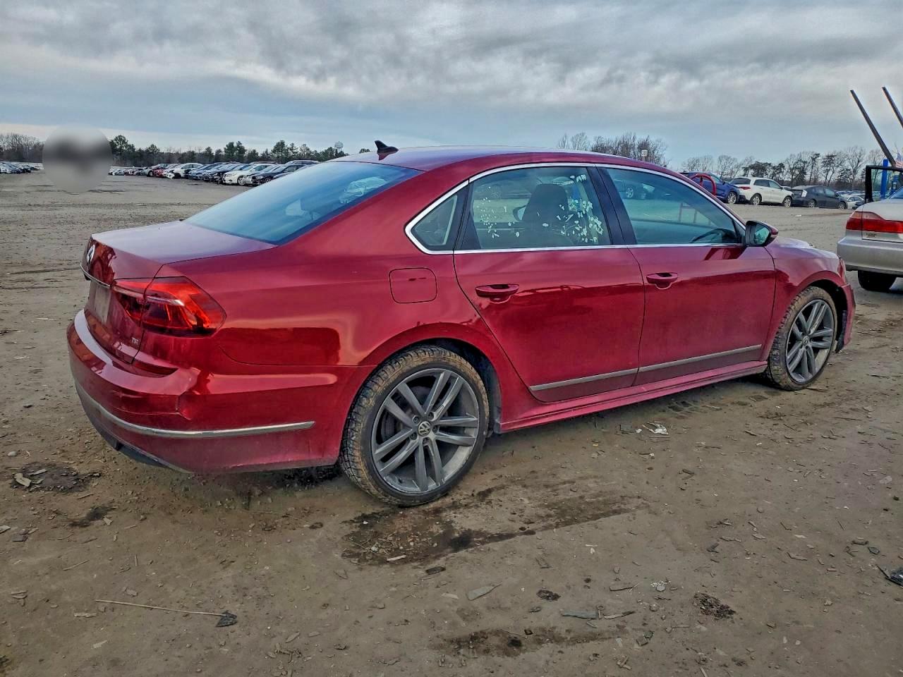 2017 VOLKSWAGEN PASSAT R-LINE photo 3