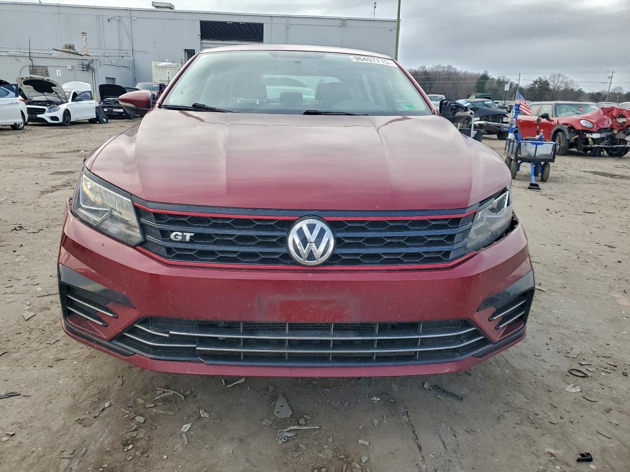2017 VOLKSWAGEN PASSAT R-LINE photo 5