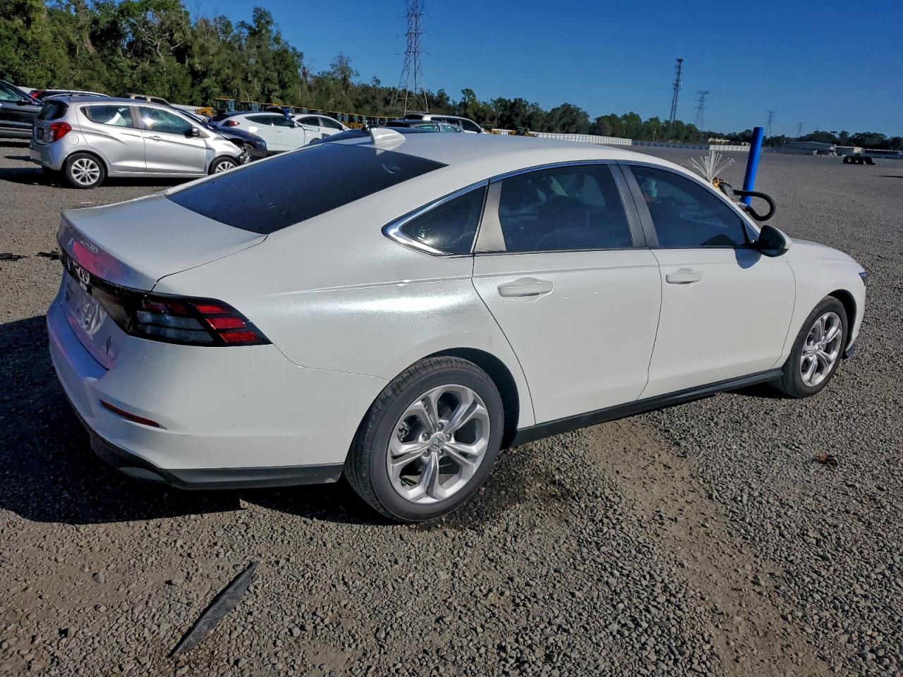 2025 HONDA ACCORD LX photo 3
