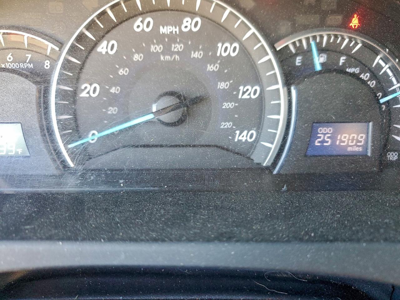 2012 TOYOTA CAMRY SE photo 9