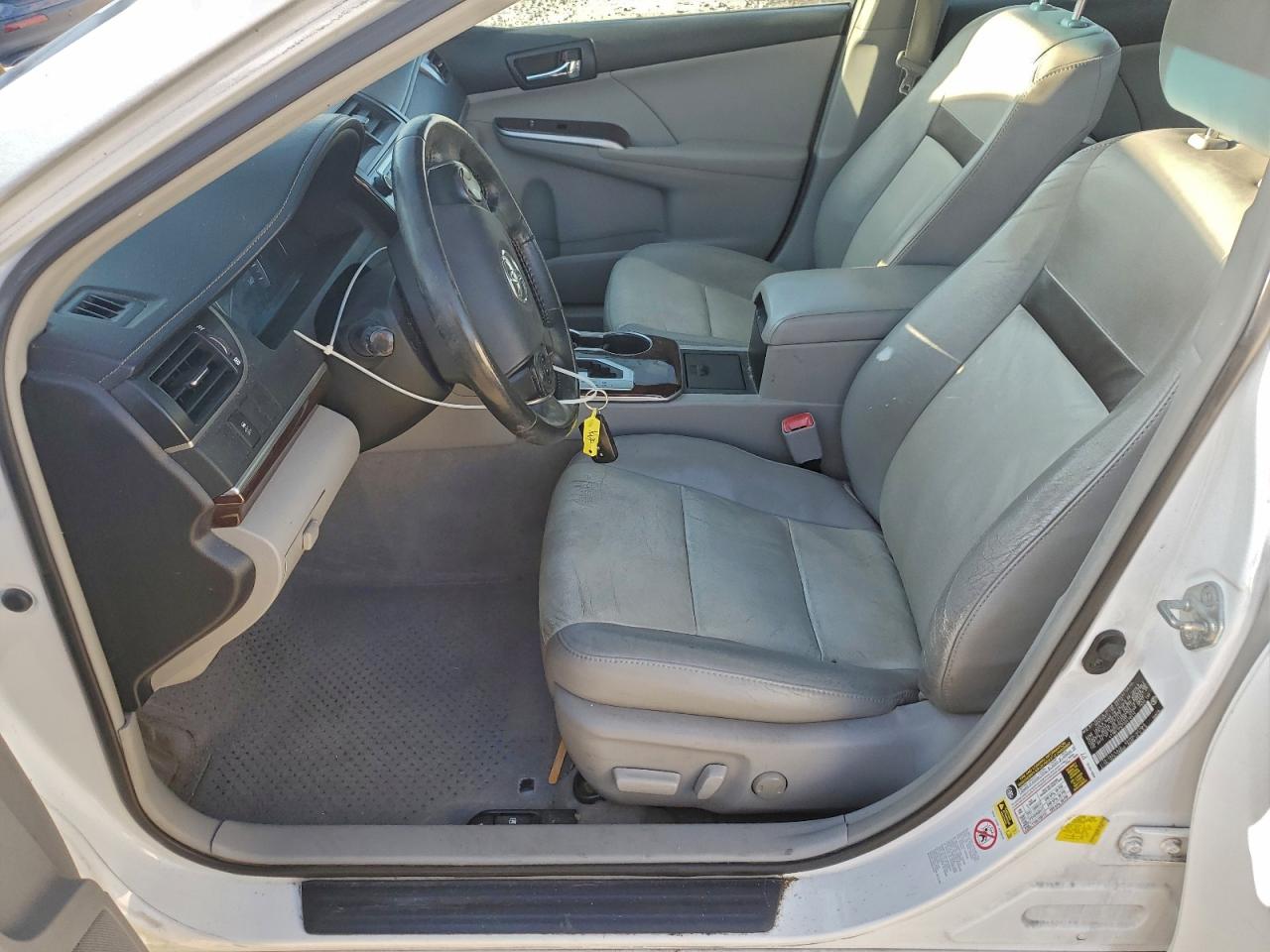 2012 TOYOTA CAMRY SE photo 7