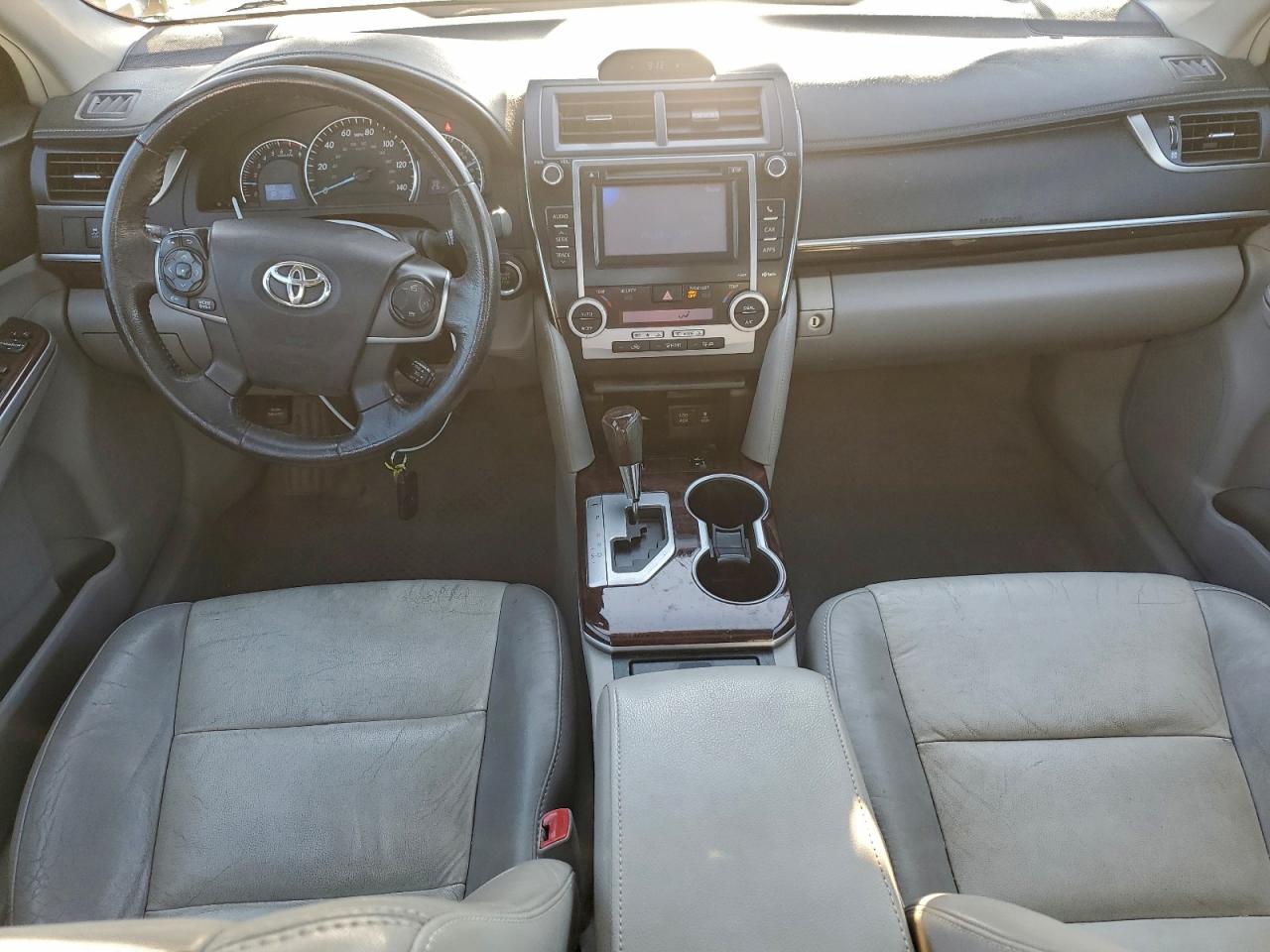 2012 TOYOTA CAMRY SE photo 8