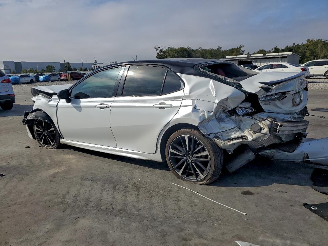 2018 TOYOTA CAMRY XSE photo 2