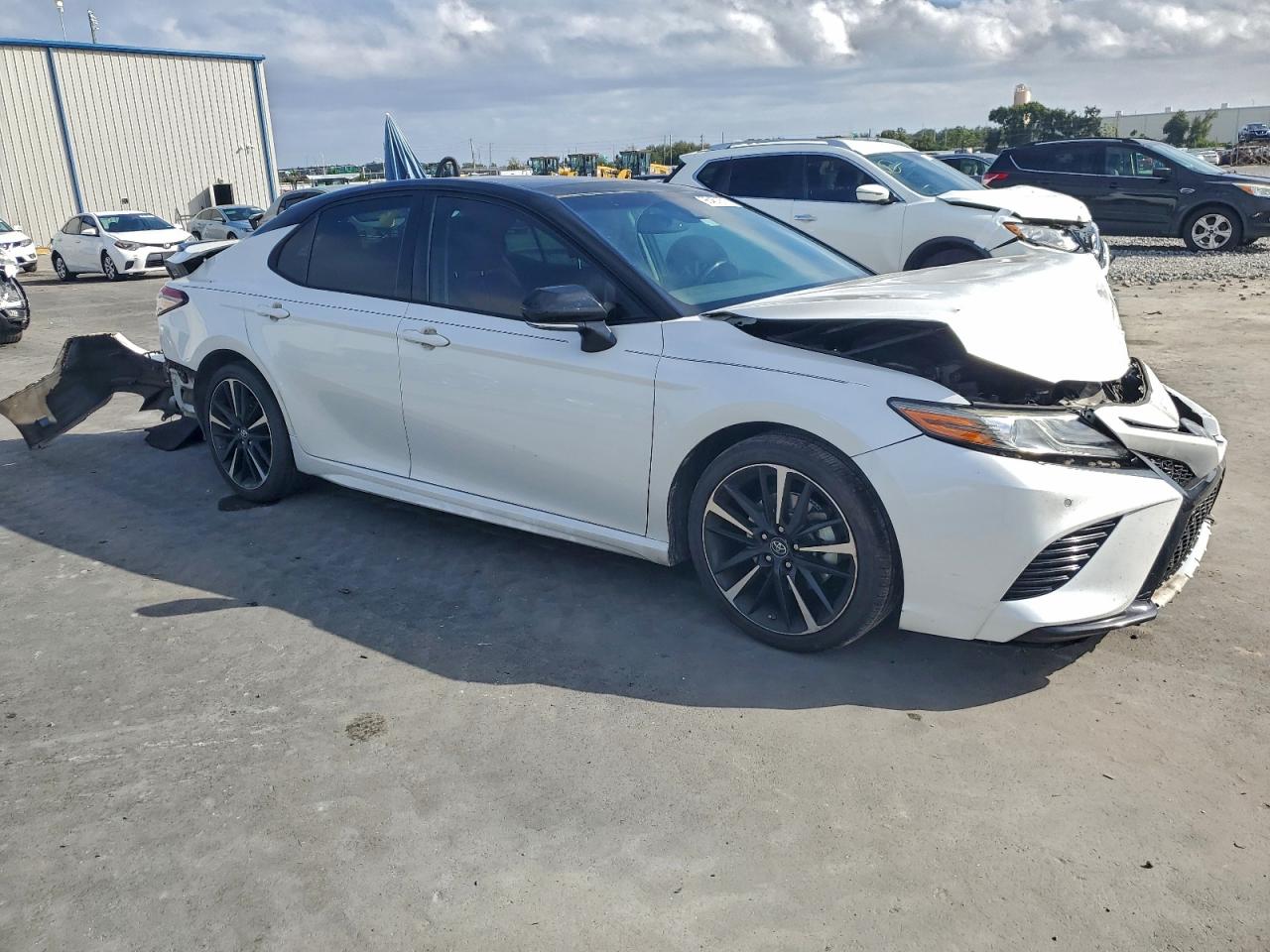 2018 TOYOTA CAMRY XSE photo 4