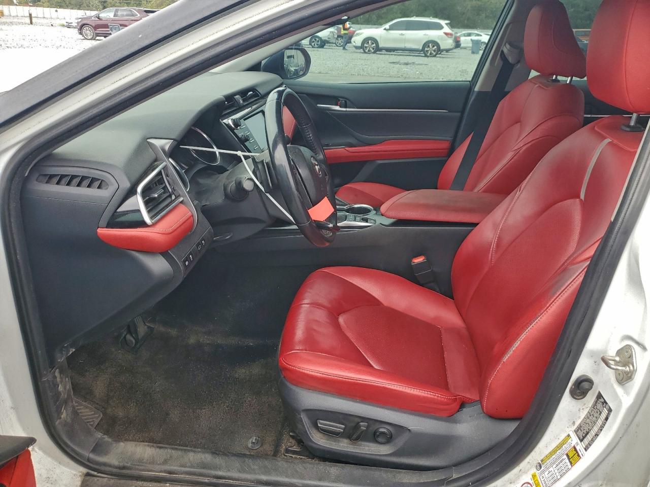 2018 TOYOTA CAMRY XSE photo 7