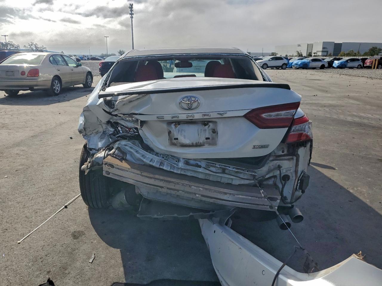 2018 TOYOTA CAMRY XSE photo 6