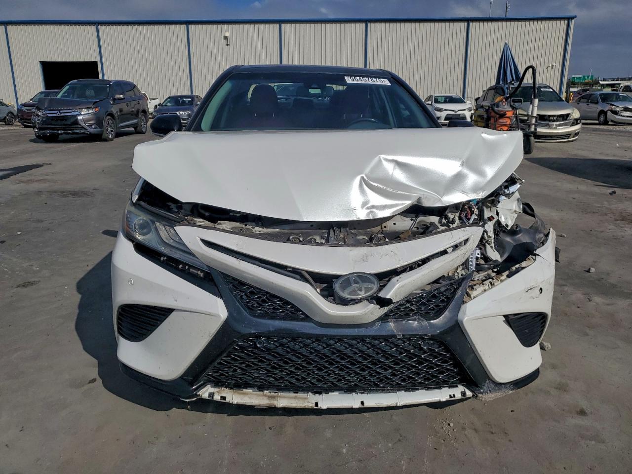 2018 TOYOTA CAMRY XSE photo 5