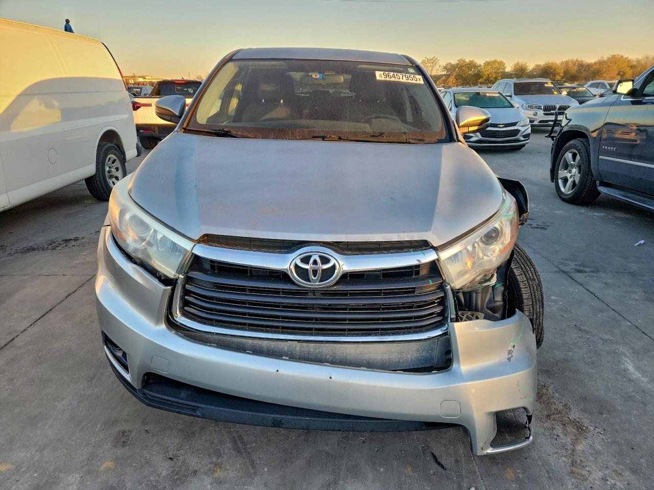 2016 TOYOTA HIGHLANDER LE photo 5