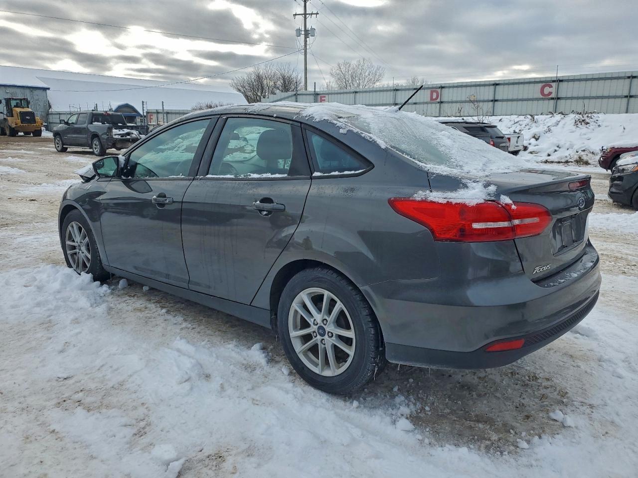 2018 FORD FOCUS SE photo 2
