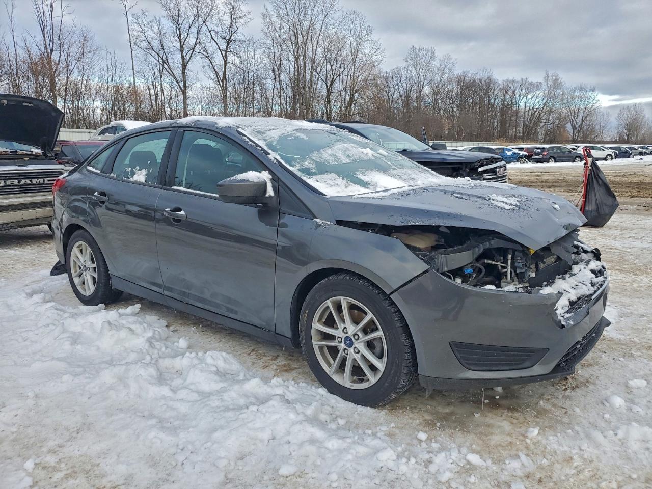 2018 FORD FOCUS SE photo 4