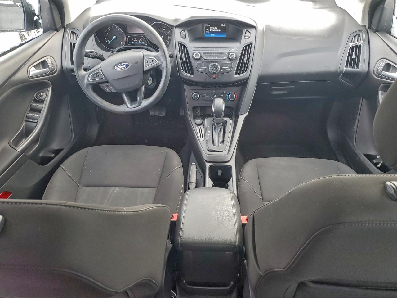 2018 FORD FOCUS SE photo 8
