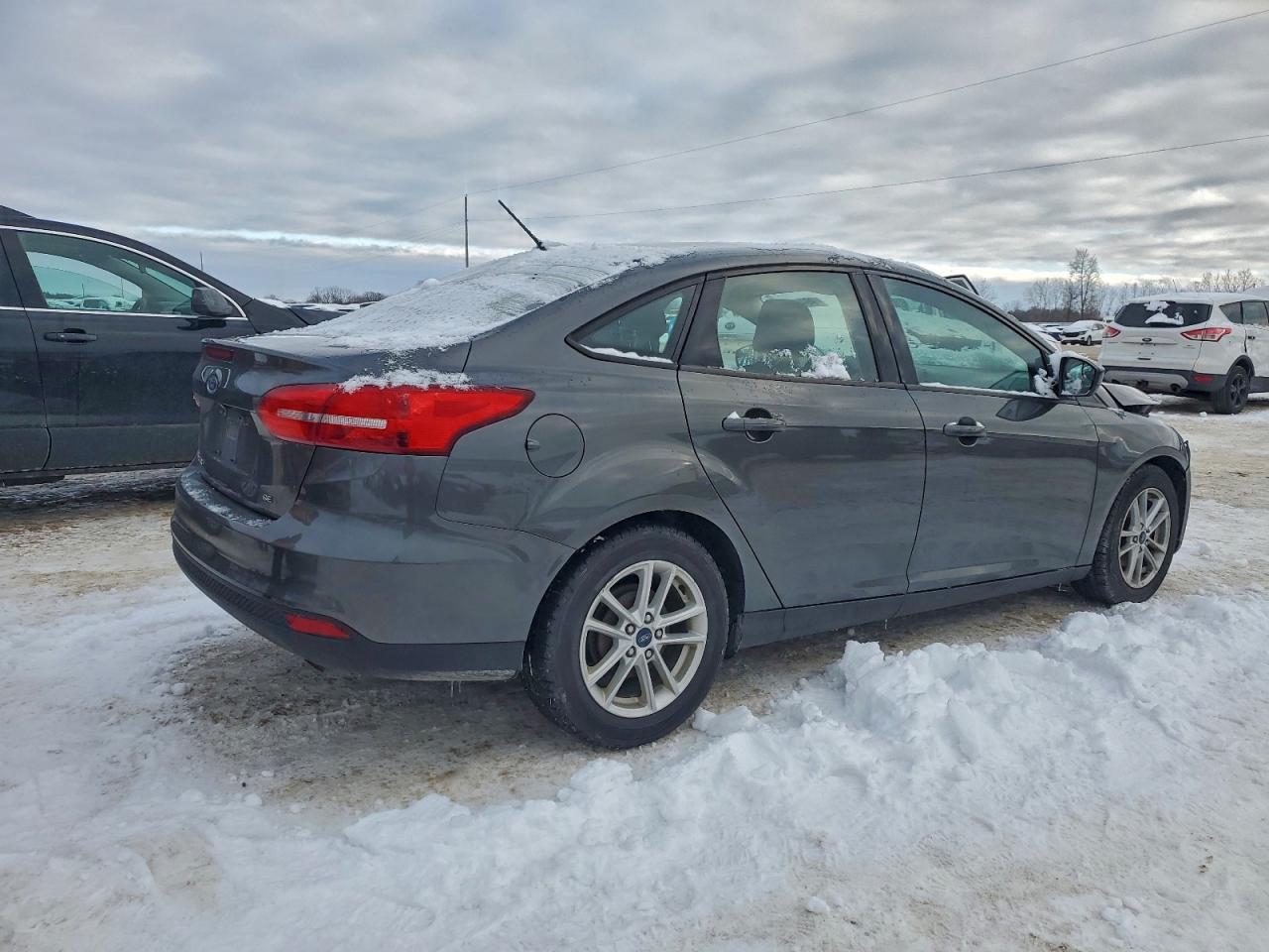 2018 FORD FOCUS SE photo 3