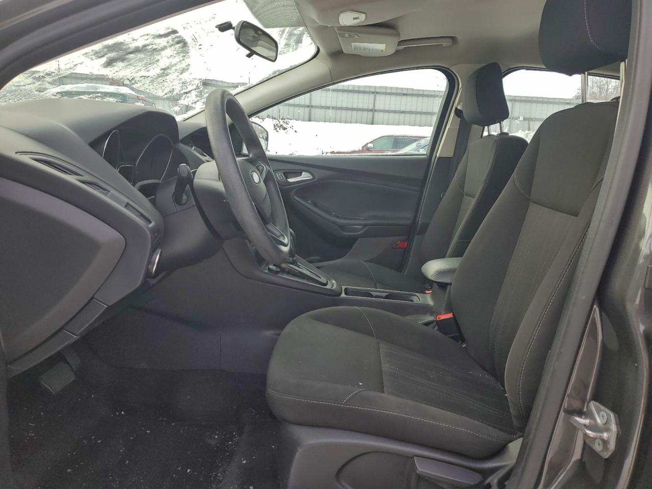 2018 FORD FOCUS SE photo 7
