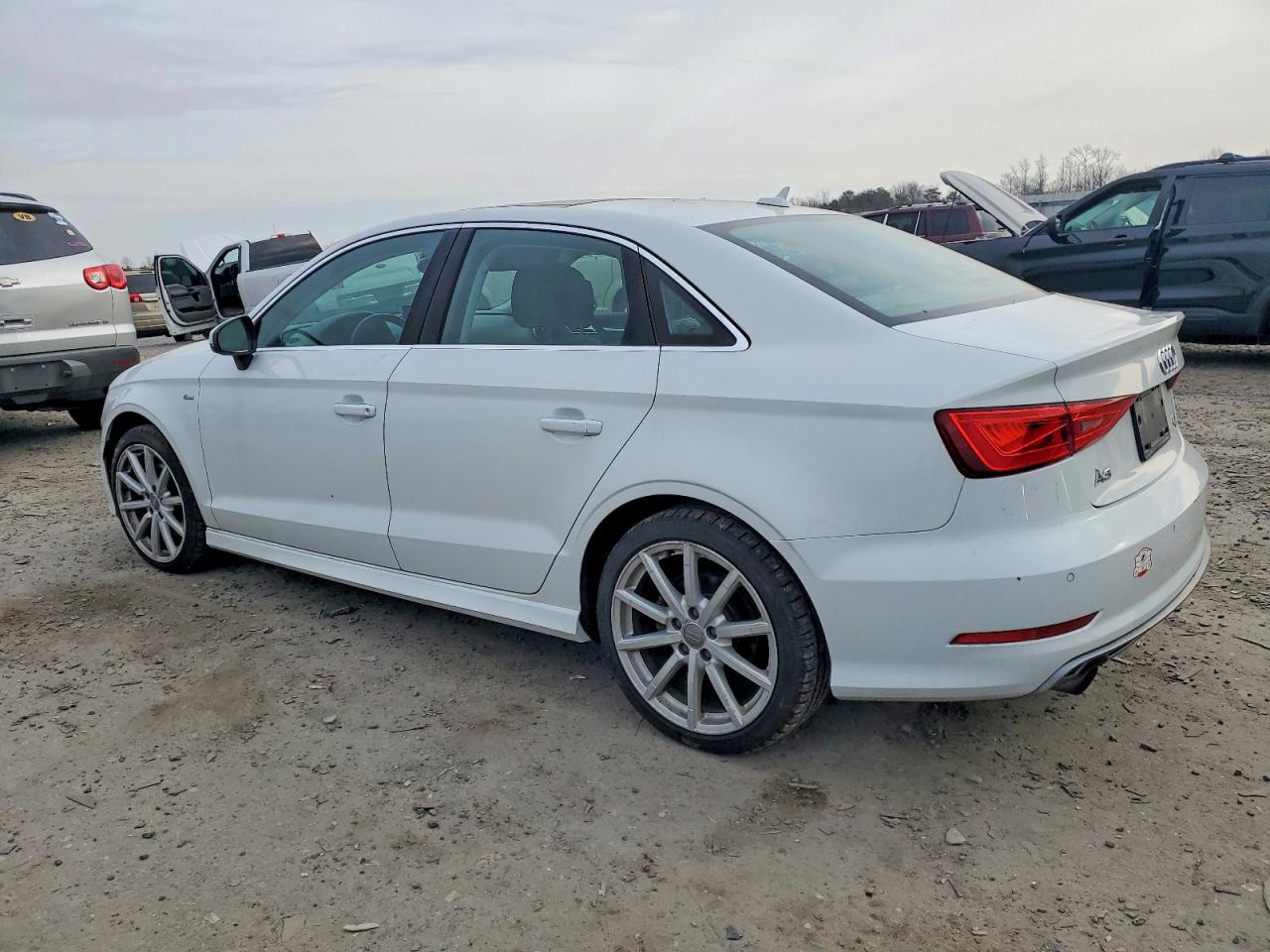 2015 AUDI A3 photo 2