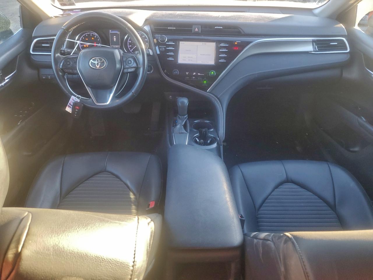 2018 TOYOTA CAMRY L photo 8