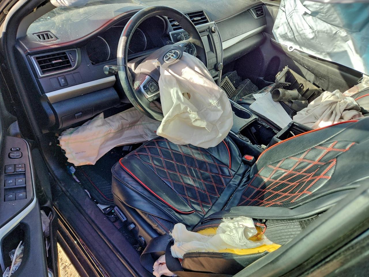 2017 TOYOTA CAMRY LE photo 8