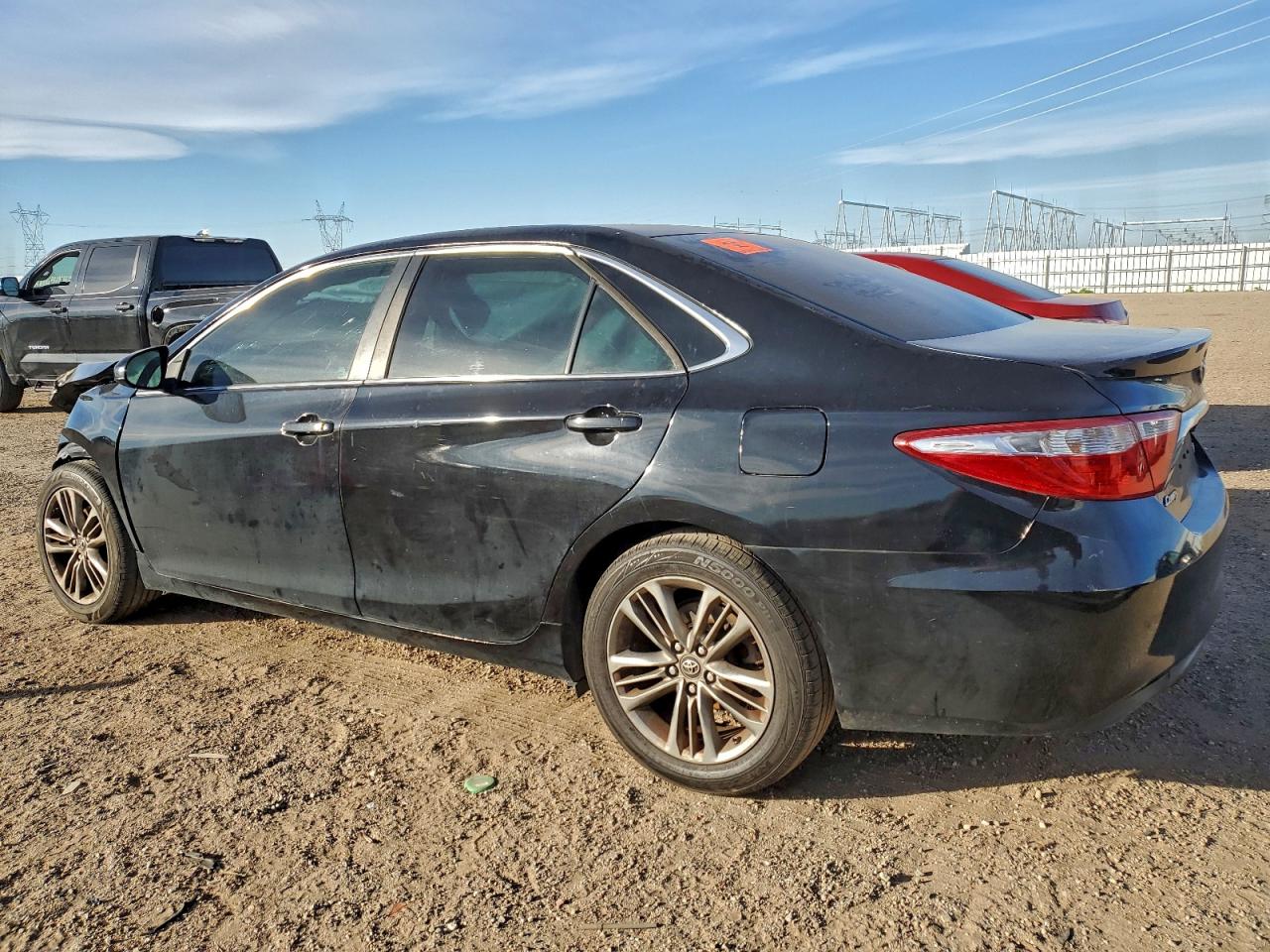 2017 TOYOTA CAMRY LE photo 2