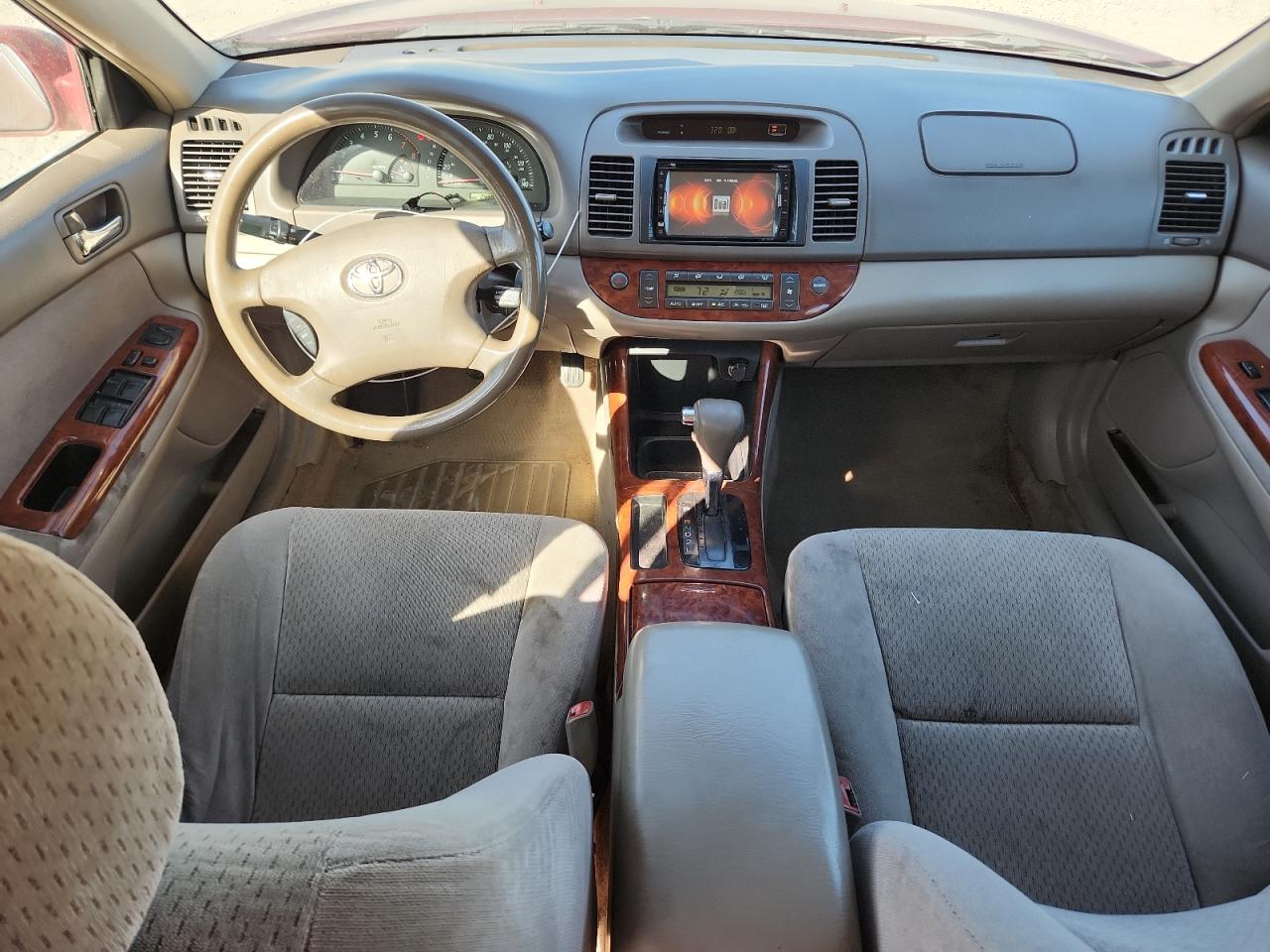 2004 TOYOTA CAMRY LE photo 8