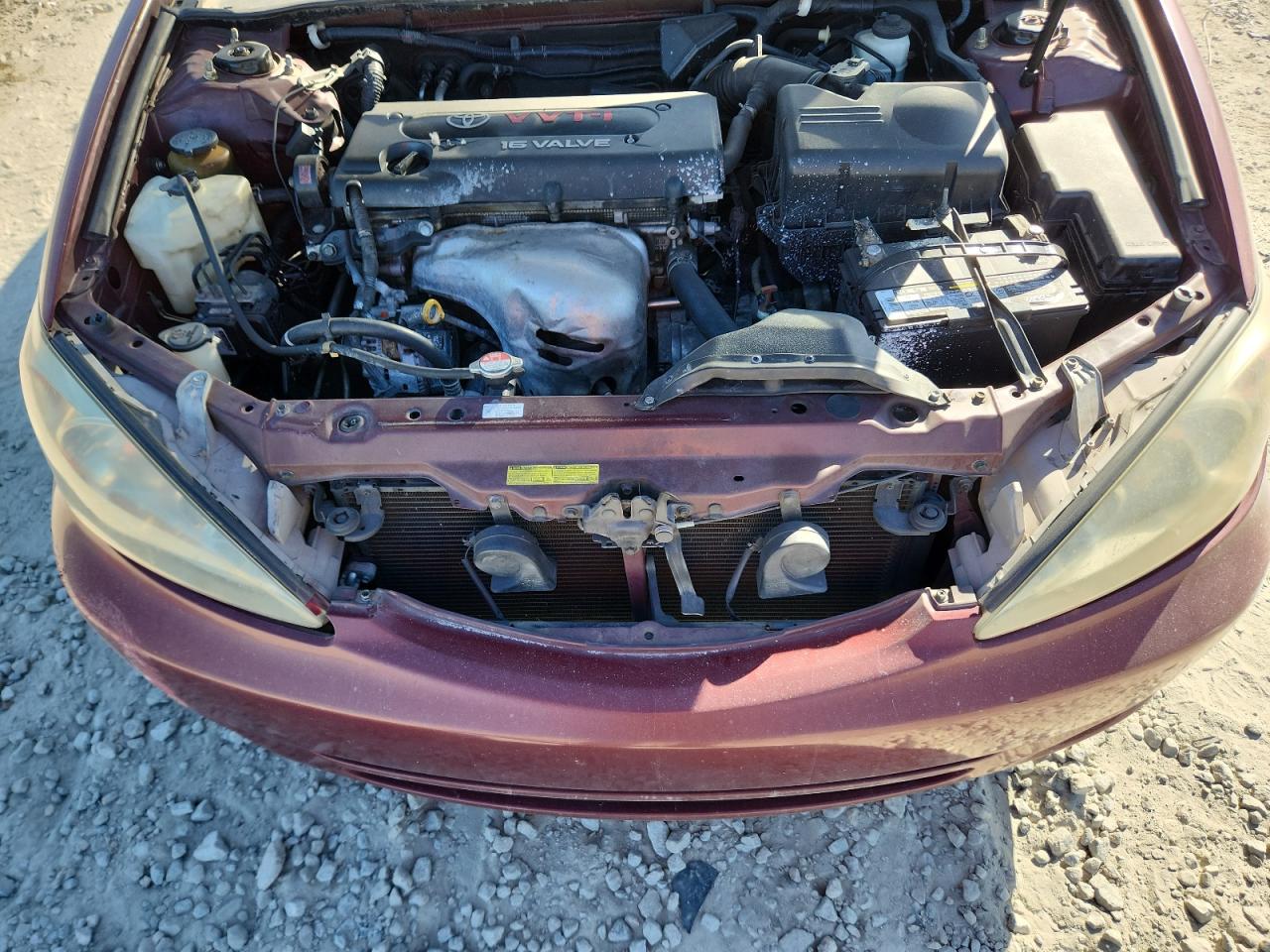2004 TOYOTA CAMRY LE photo 11
