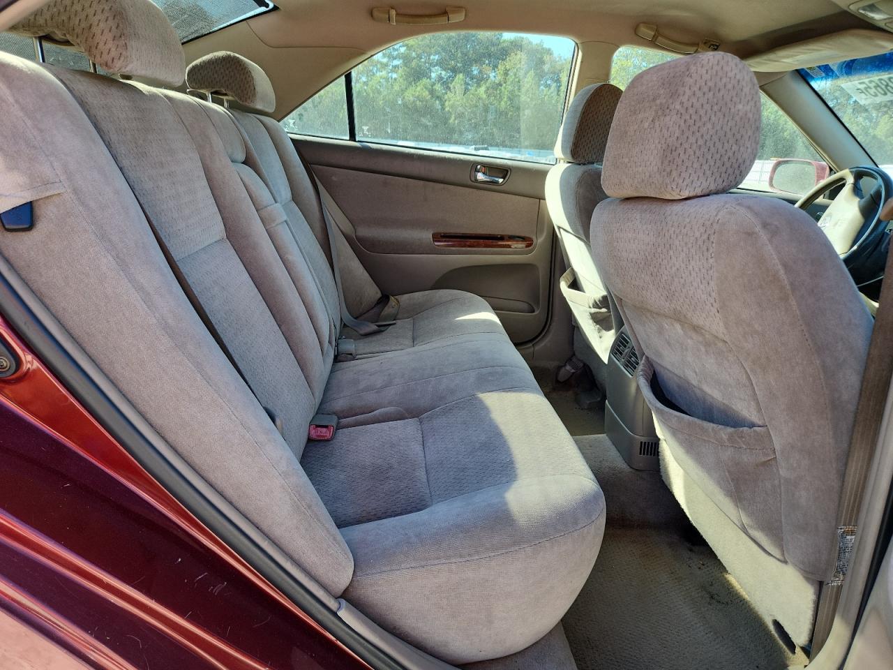 2004 TOYOTA CAMRY LE photo 10