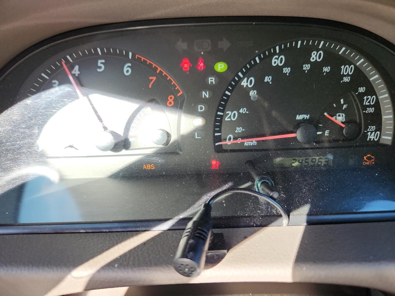 2004 TOYOTA CAMRY LE photo 9