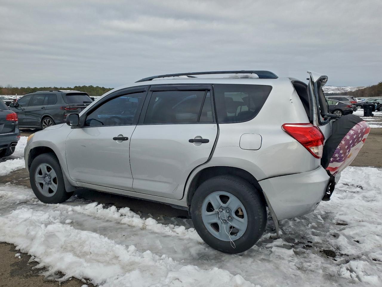 2007 TOYOTA RAV4 photo 2
