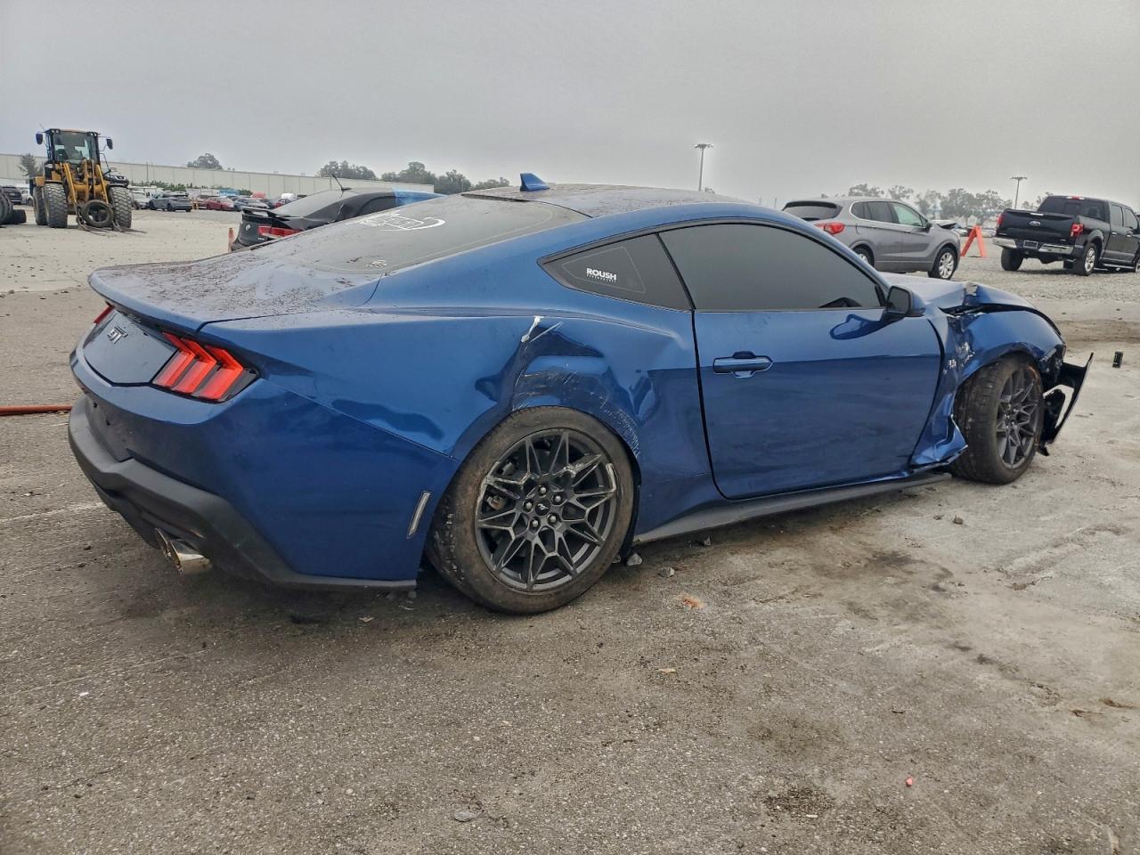 2024 FORD MUSTANG GT photo 3