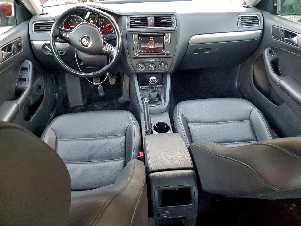 2017 VOLKSWAGEN JETTA SE photo 8