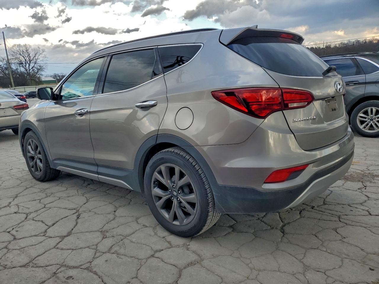 2017 HYUNDAI SANTA FE SPORT photo 2