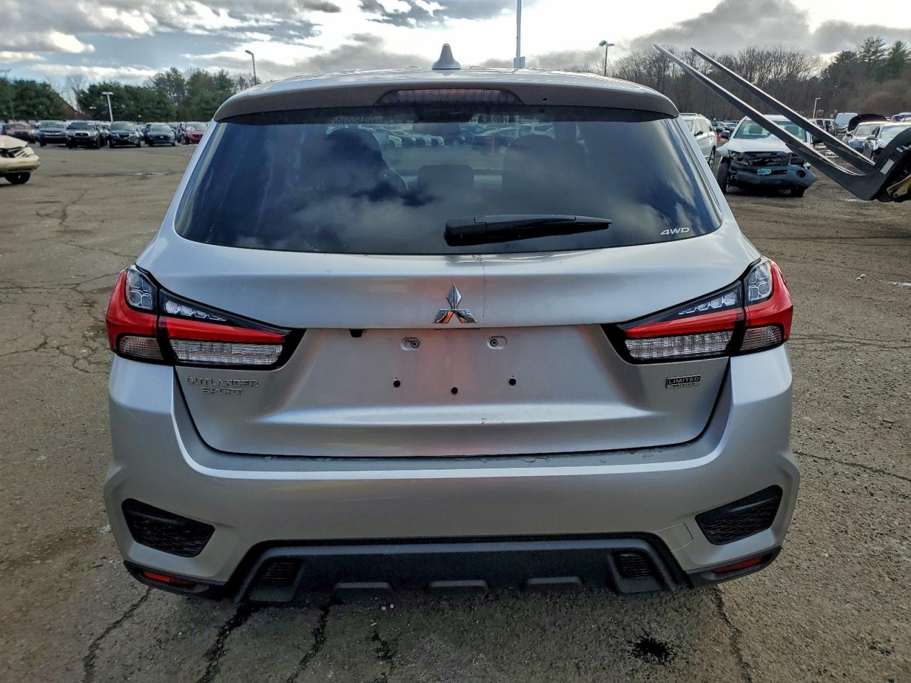 2025 MITSUBISHI OUTLANDER SPORT S photo 6