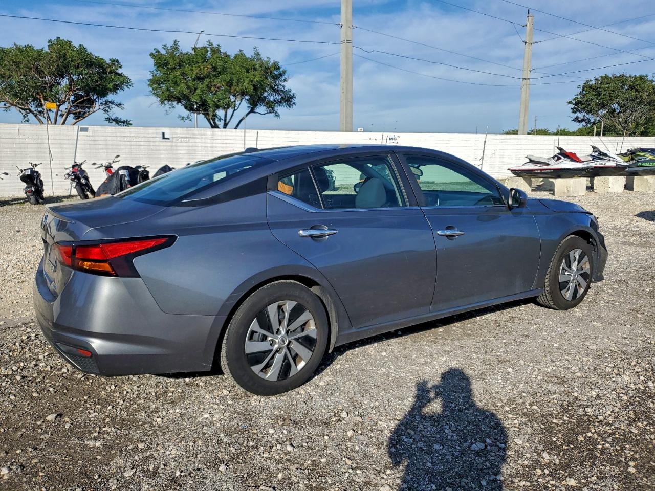 2019 NISSAN ALTIMA S photo 3