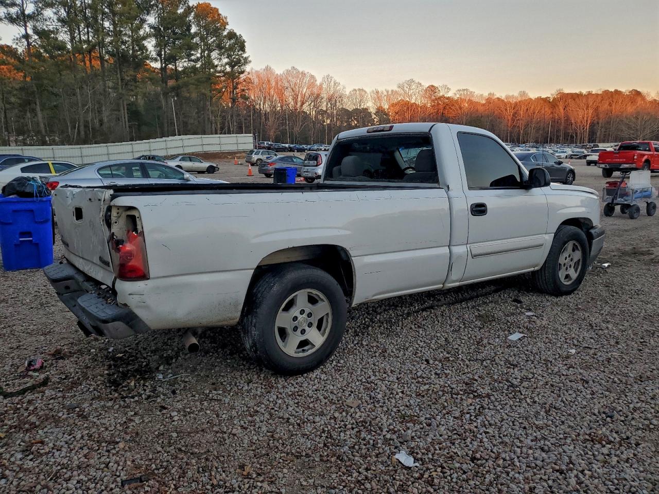 2003 CHEVROLET SILVERADO C1500 photo 3