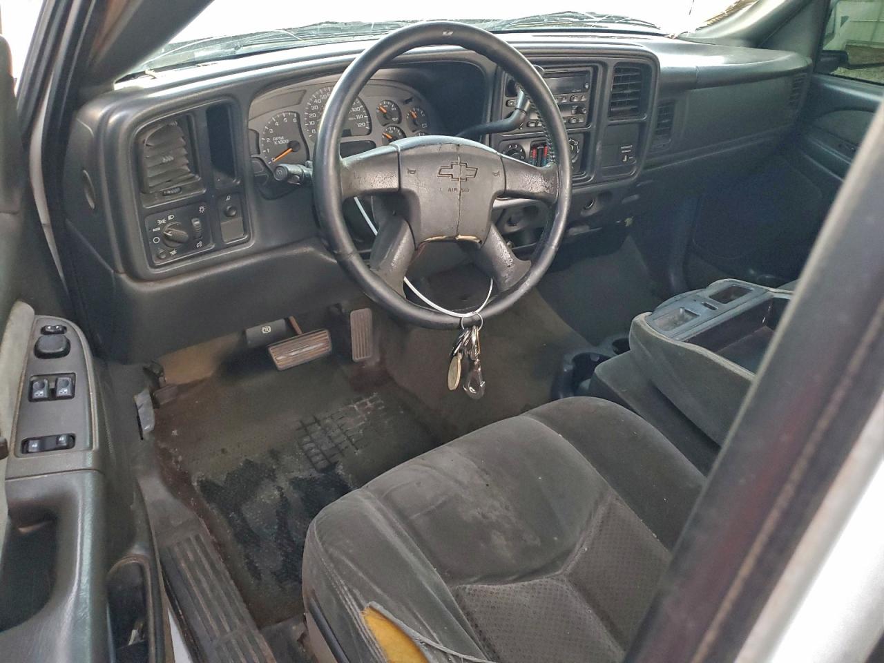 2003 CHEVROLET SILVERADO C1500 photo 8