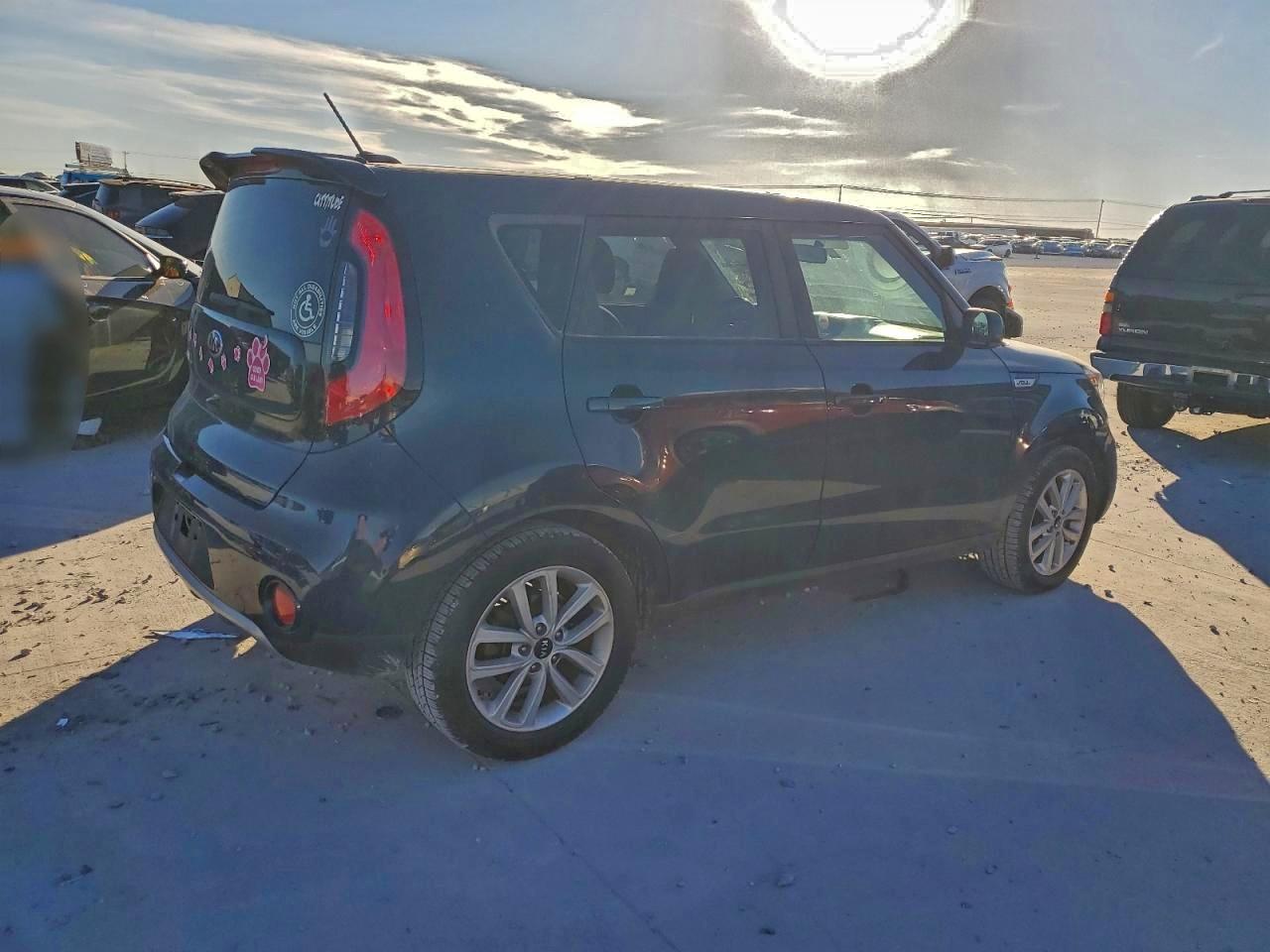 2017 KIA SOUL + photo 5