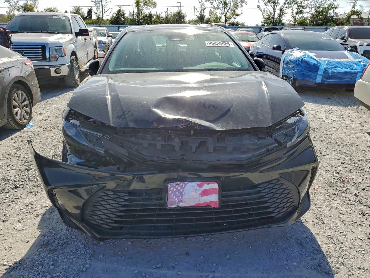 2025 TOYOTA CAMRY LE photo 5