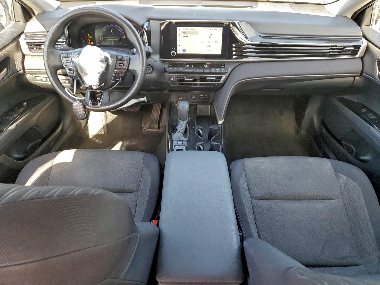 2025 TOYOTA CAMRY LE photo 8