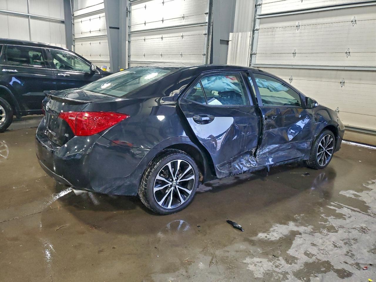 2017 TOYOTA COROLLA L photo 3