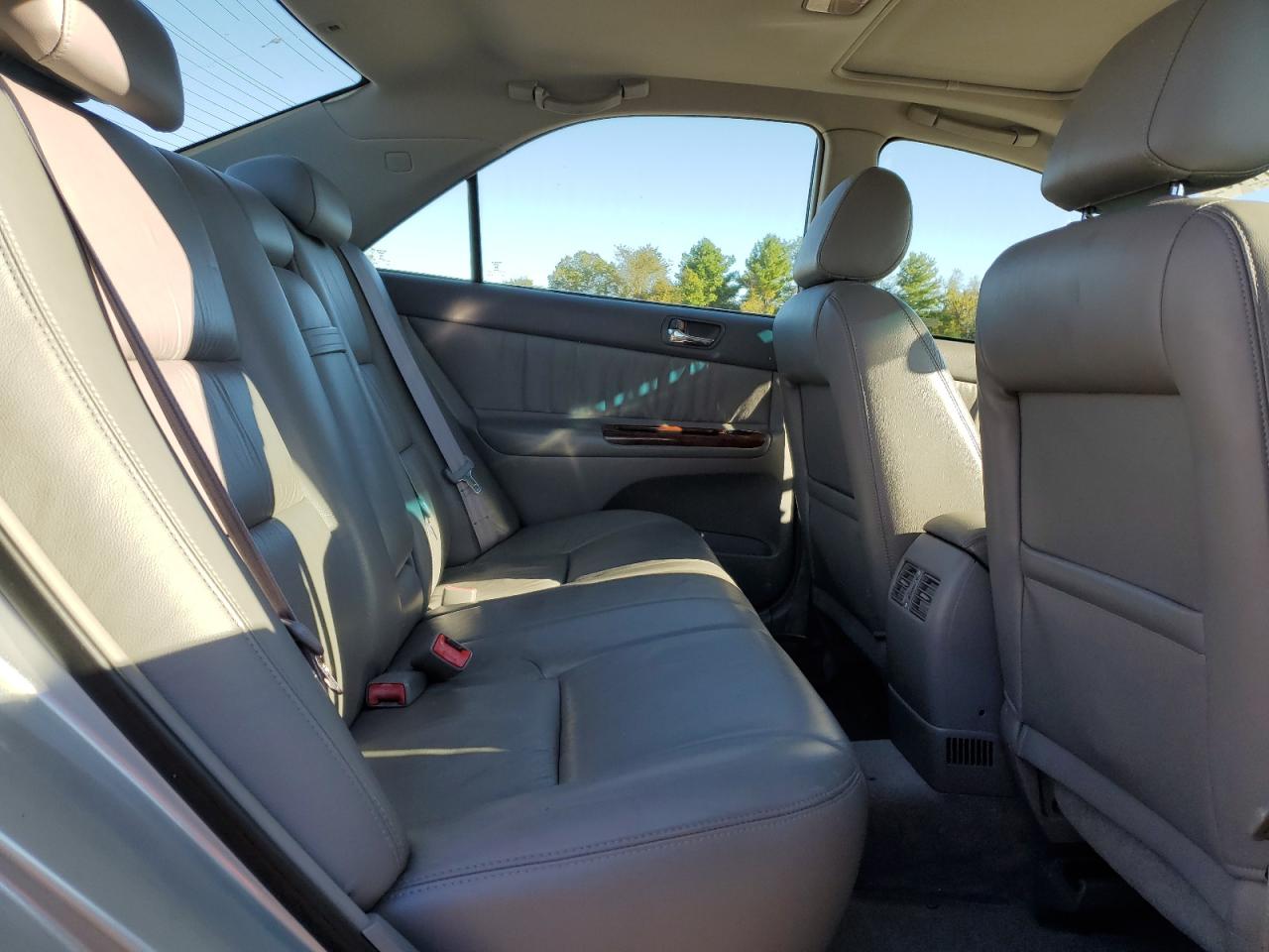 2002 TOYOTA CAMRY LE photo 10