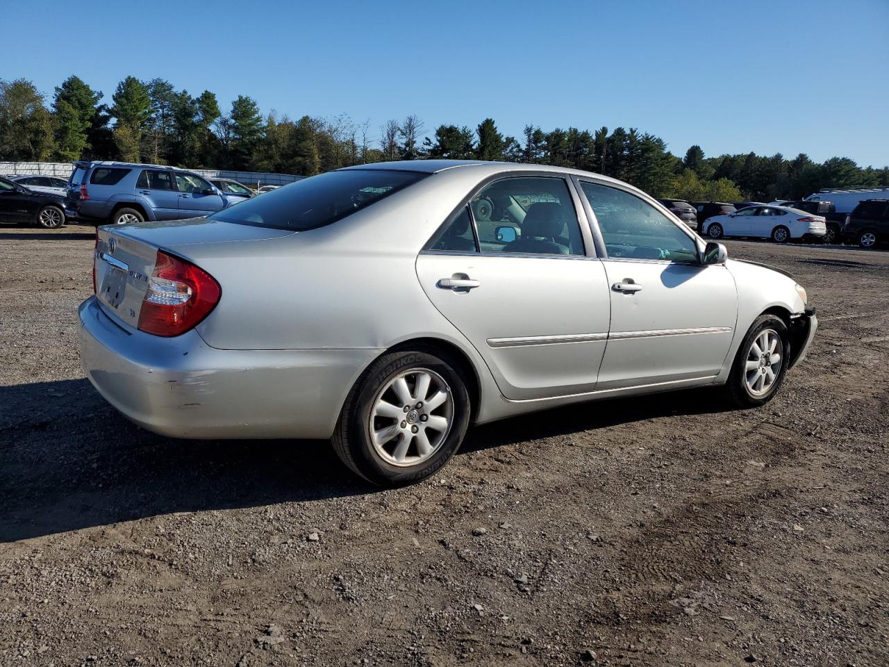 2002 TOYOTA CAMRY LE photo 3
