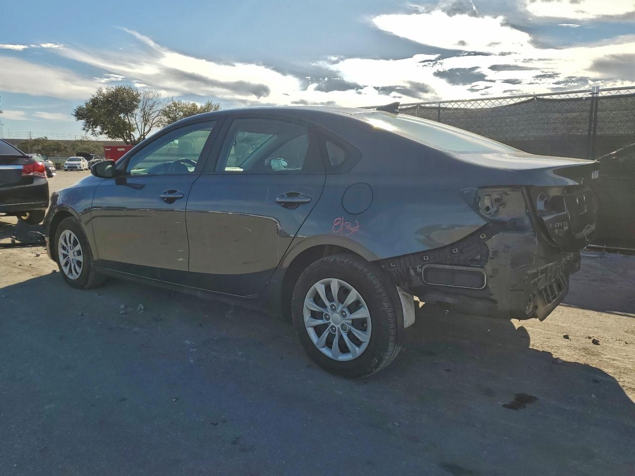 2024 KIA FORTE LX photo 2