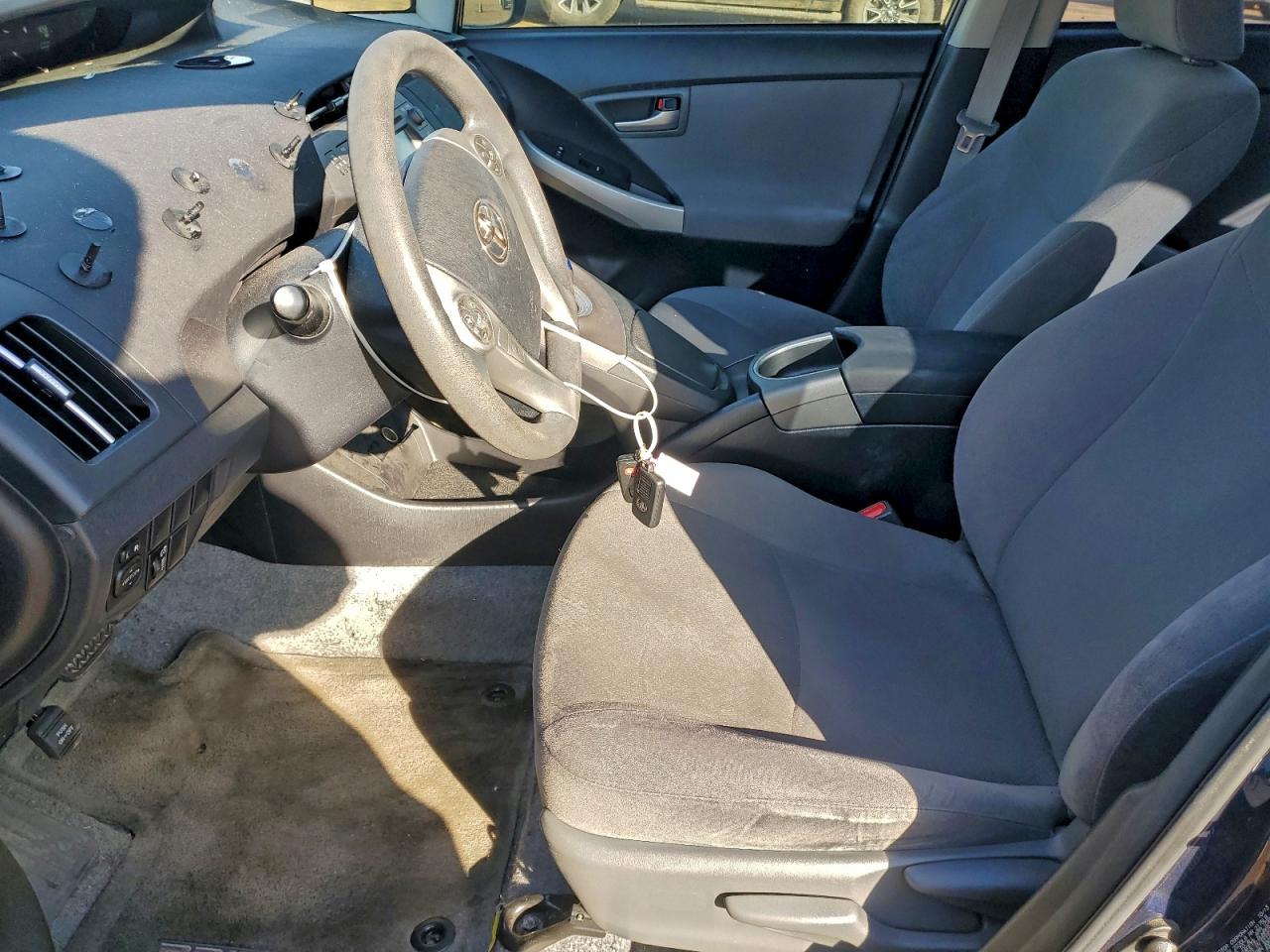 2014 TOYOTA PRIUS photo 7