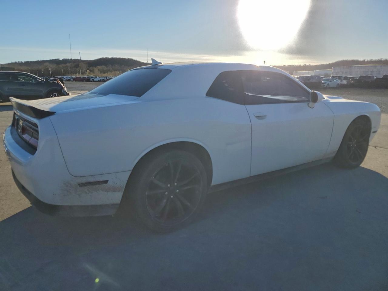 2016 DODGE CHALLENGER SXT photo 5