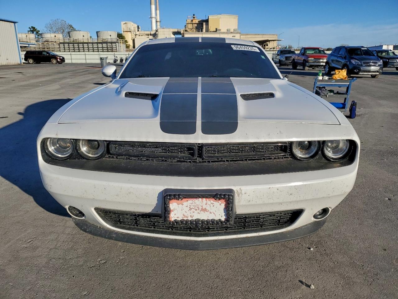 2016 DODGE CHALLENGER SXT photo 9