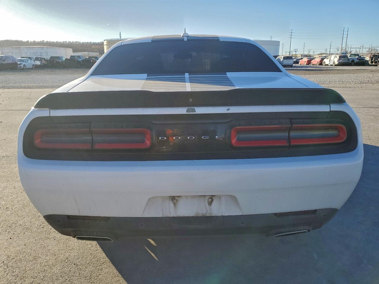2016 DODGE CHALLENGER SXT photo 11