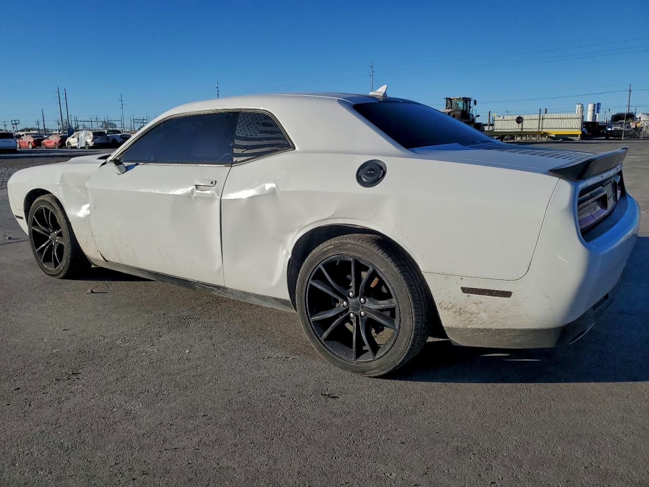 2016 DODGE CHALLENGER SXT photo 3
